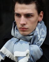 Schal aus Zegna Baruffa Garn, Kachel-Jaquard, unisex, mittelblau